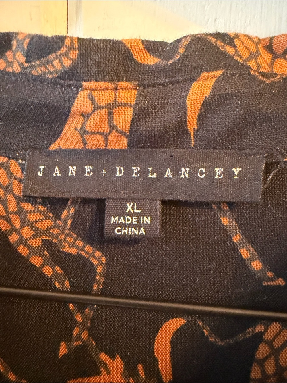 Jane & Delancey Black & Brown Giraffe Printed Button-Up Blouse, Size XL - Picture 4 of 9